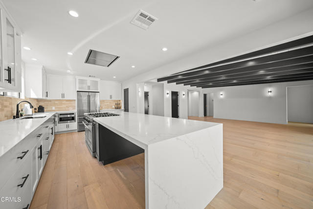 9518 Forbes Avenue, Northridge CA: https://media.crmls.org/mediaz/d1179569-ee34-4f03-ab86-f76063476a9c.jpg