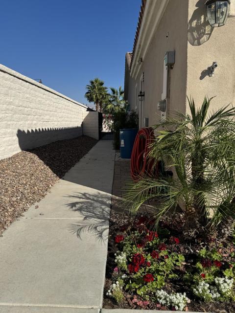 80372 Camino San Lucas, Indio CA: https://media.crmls.org/mediaz/d118e103-585a-4997-9ad2-84c94398d97e.jpg