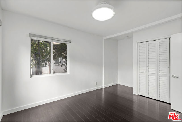 1434 24th Street, Santa Monica CA: https://media.crmls.org/mediaz/d1198de9-91b7-406c-a94b-492fb4a91f25.jpg