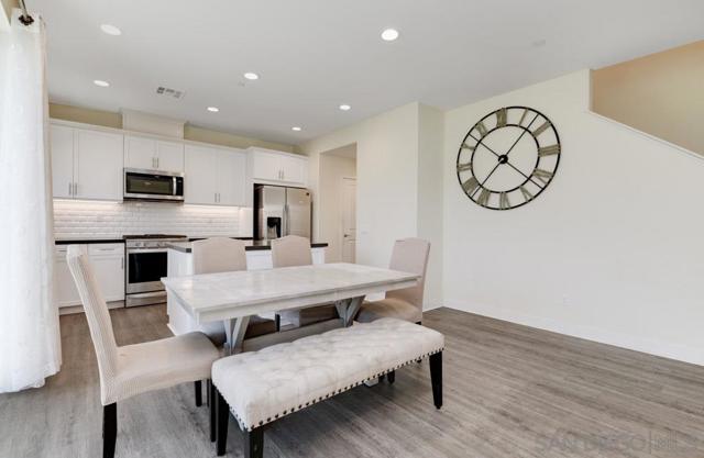4314 Star Path Way, Oceanside CA: https://media.crmls.org/mediaz/d119ab76-677c-43da-a3b5-58fbde2748f5.jpg