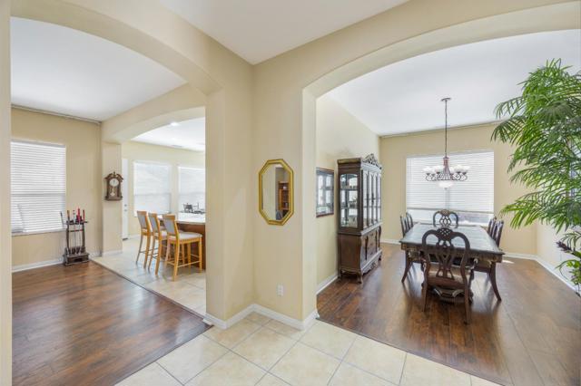 60284 Honeysuckle Street, La Quinta CA: https://media.crmls.org/mediaz/d119e3a3-d7ac-4181-bee8-17cc143cac15.jpg