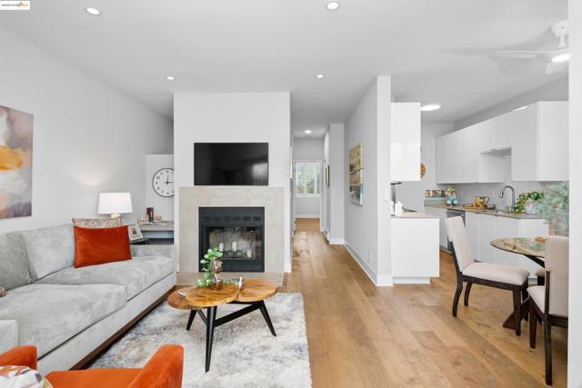 197 Lakeshore Ct, Richmond CA: https://media.crmls.org/mediaz/d119ed17-c3dd-4dc9-a8e9-bef5e26914a0.jpg