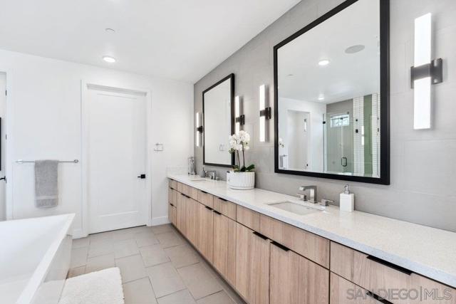 13705 Morning Light Trail, San Diego CA: https://media.crmls.org/mediaz/d11ba2dc-7f73-4569-a99a-c25701e3585f.jpg