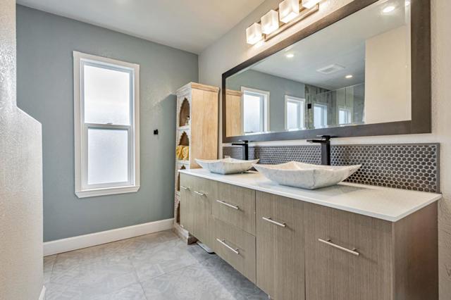 578 Seahorse Lane, Redwood City CA: https://media.crmls.org/mediaz/d11c28d2-e3c8-4657-b469-150aac9b6d4c.jpg