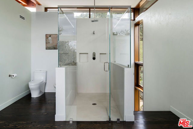 22575 Monte Vista Drive, Topanga CA: https://media.crmls.org/mediaz/d11c521d-bfb0-4db0-b42c-e1714081d2ea.jpg