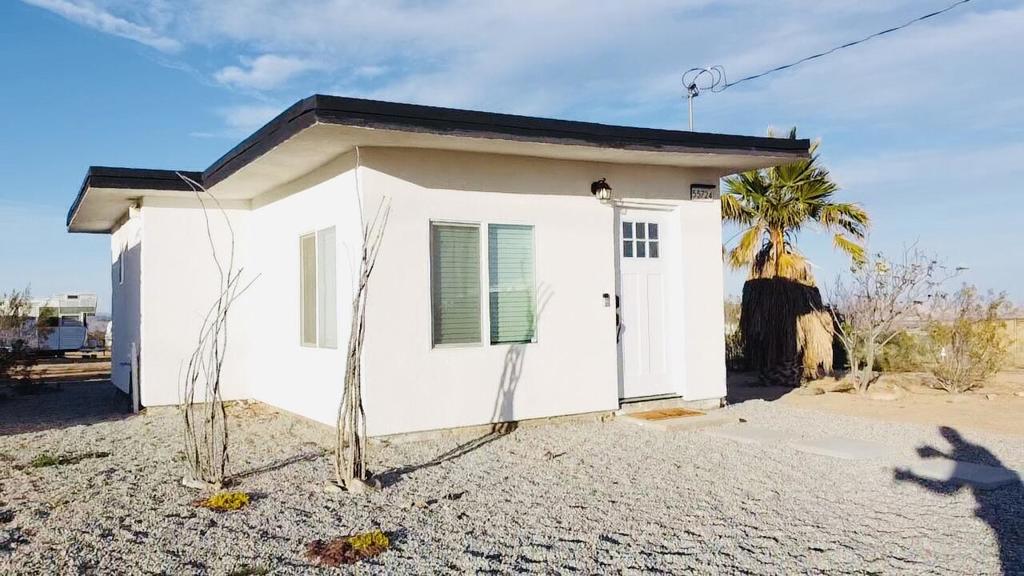 55724 Sunnyslope Drive