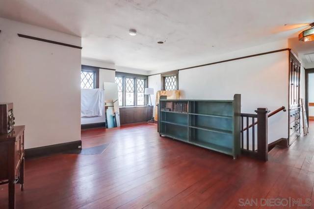 305 F Avenue, National City CA: https://media.crmls.org/mediaz/d11cd106-fb36-4dae-a7d3-ba2c82e8d050.jpg