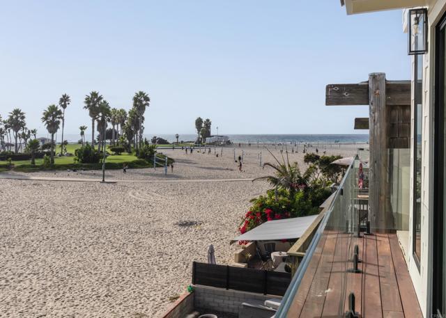 2623 Ocean Front Walk, San Diego CA: https://media.crmls.org/mediaz/d11cfa96-bf1b-4ec0-9980-0af2921c3f70.jpg