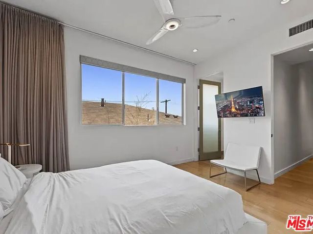 6728 W Hepburn Way, Los Angeles CA: https://media.crmls.org/mediaz/d11d2102-9dba-4aef-a22e-c6f4e4ea7178.jpg