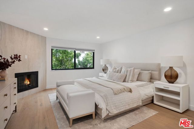 234 S Tower Drive, Beverly Hills CA: https://media.crmls.org/mediaz/d11d4dfa-7fae-43f9-92d9-f2da70cbebc4.jpg