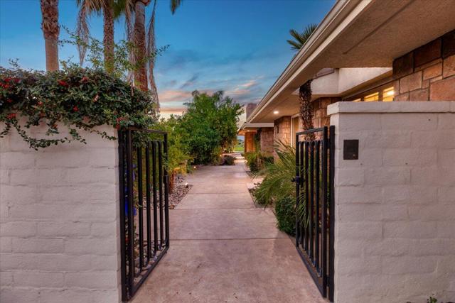2 Deerfield Court, Rancho Mirage CA: https://media.crmls.org/mediaz/d11d50f5-049a-411c-8e71-8b34433fa18f.jpg