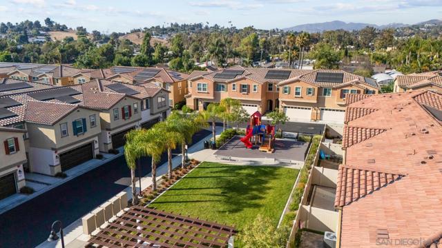 3135 Linwood St, Vista CA: https://media.crmls.org/mediaz/d11e2650-32ff-41f1-97ae-93c13fb1b501.jpg