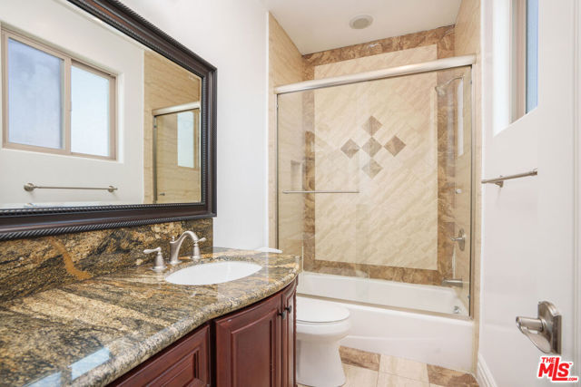 2005 Robinson Street, Redondo Beach, California 90278, 4 Bedrooms Bedrooms, ,3 BathroomsBathrooms,Residential,For Sale,Robinson,26638819