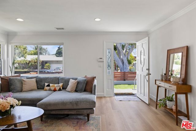 3551 S Bentley Avenue, Los Angeles CA: https://media.crmls.org/mediaz/d11ef5dd-5d2e-43ad-91ca-d80e434a2c4e.jpg
