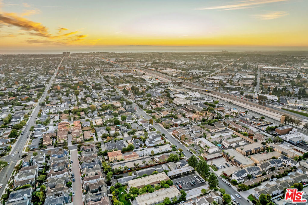 D12021e1 1115 43ea Be92 6f3ec52709ca