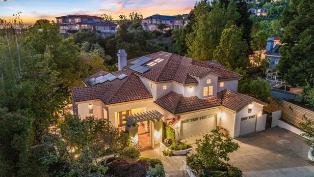 45221 Rutherford Ter, Fremont CA: https://media.crmls.org/mediaz/d120adef-9436-465c-b090-a93192e37382.jpg