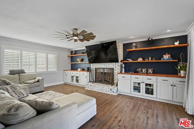 4631 W Avenue M8, Lancaster CA: https://media.crmls.org/mediaz/d120fe79-bada-4513-bd0d-8973091e2b07.jpg