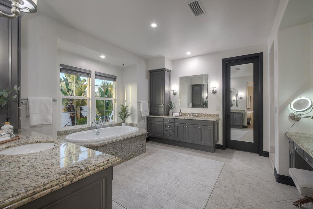 MLS #250043674SD image #14