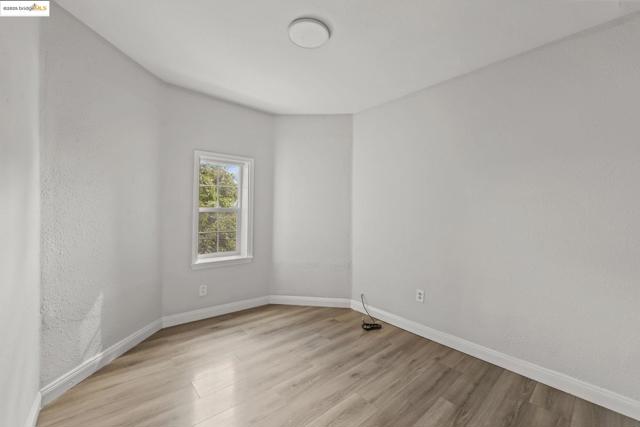 1311 87Th Ave, Oakland CA: https://media.crmls.org/mediaz/d1217030-37d0-4a71-9c44-e083da3f3073.jpg