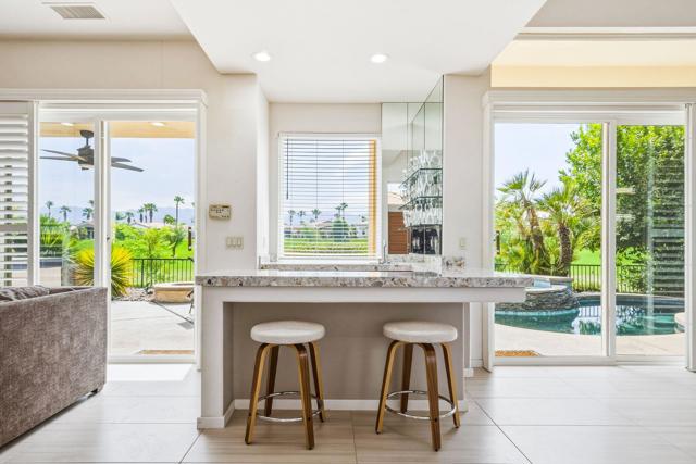371 Tomahawk Drive, Palm Desert, CA 92211