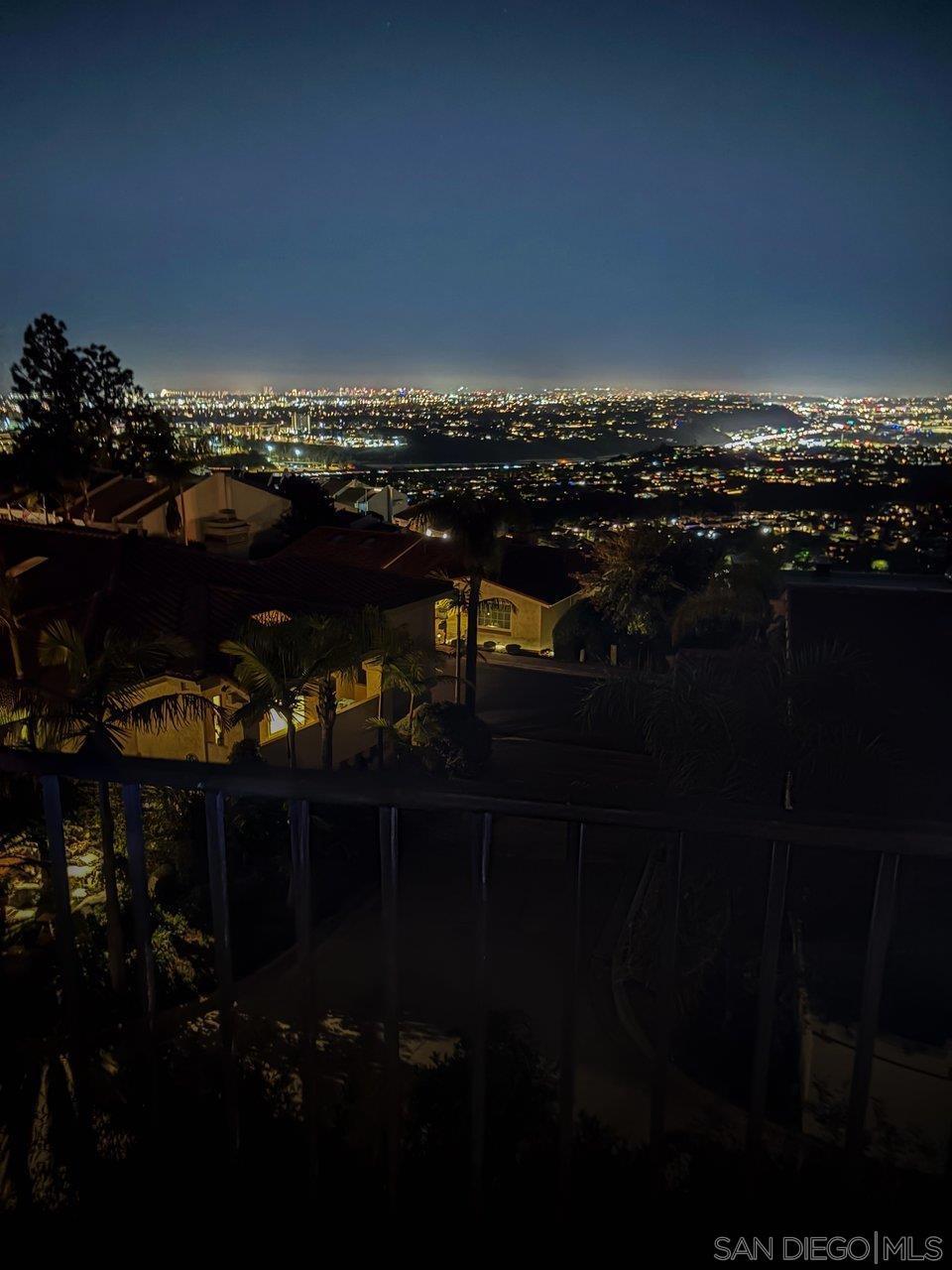 https://media.crmls.org/mediaz/d12247c0-9e17-4b1b-afba-79441eb965e9.jpg?preset=X-Large