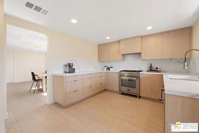 6 Joya Drive, Palm Desert CA: https://media.crmls.org/mediaz/d1225218-2eab-472d-b279-4c69d82de8ee.jpg