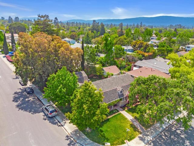 632 Saint Claire Drive, Palo Alto CA: https://media.crmls.org/mediaz/d122a9a5-52a3-480c-9e5d-0af8a1971fd8.jpg