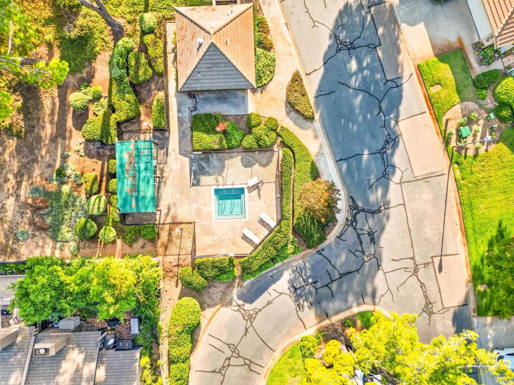 https://media.crmls.org/mediaz/d122fbbe-268c-42de-b404-f01ff9db2d22.jpg?preset=X-Large