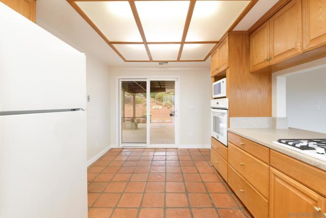 1961 Pine View Rd, Alpine CA: https://media.crmls.org/mediaz/d123b514-8675-418b-bfa1-ee53af27cab7.jpg