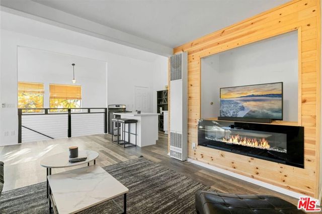 993 Cameron Drive, Big Bear CA: https://media.crmls.org/mediaz/d123c29b-da02-4847-8bac-ac57de7fb131.jpg