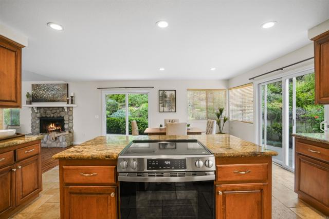 915 Lake Ridge Drive, San Marcos CA: https://media.crmls.org/mediaz/d1244251-d7e9-4321-aa10-10462182d00c.jpg
