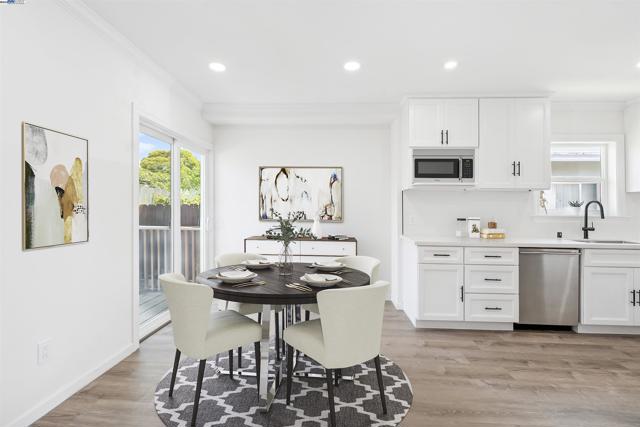 5542 Harvey Ave, Oakland CA: https://media.crmls.org/mediaz/d1245461-18d3-4054-8d86-b620e3a1b2b1.jpg