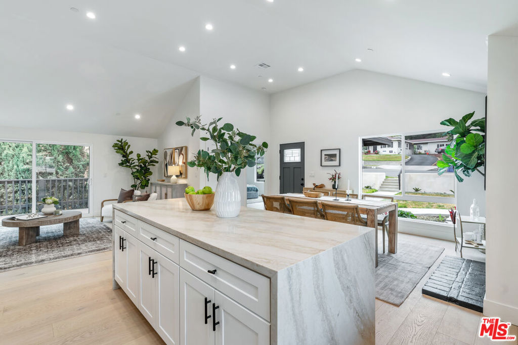 225 N Lima Street Sierra Madre img 17