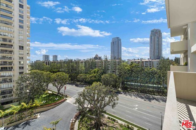 2160 Century Park East, Los Angeles CA: https://media.crmls.org/mediaz/d124b763-8360-46c7-8d71-8b176fe30859.jpg