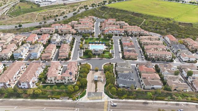 Detail Gallery Image 2 of 37 For 4367 Pacifica Way #2,  Oceanside,  CA 92056 - 3 Beds | 3/1 Baths