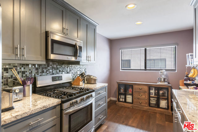 15161 Magnolia Boulevard, Sherman Oaks CA: https://media.crmls.org/mediaz/d12505f8-50d8-4e15-b8b4-49ecbb6e1254.jpg