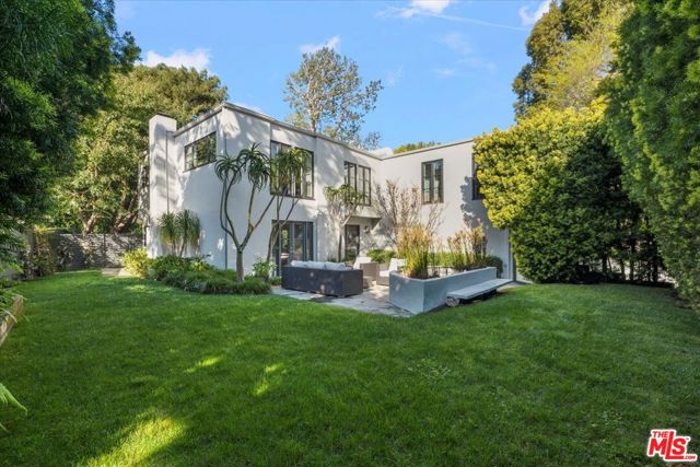 3055 Nichols Canyon Road, Los Angeles CA: https://media.crmls.org/mediaz/d1252872-718f-4b7c-87ec-aef682146bfd.jpg