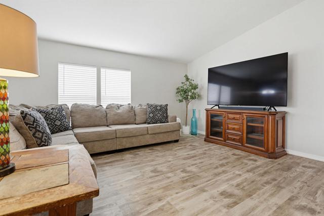 Detail Gallery Image 7 of 37 For 200 N El Camino Real #159,  Oceanside,  CA 92058 - 3 Beds | 2 Baths
