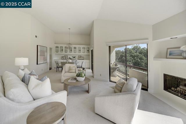 3288 Terra Granada Dr, Walnut Creek CA: https://media.crmls.org/mediaz/d12536a2-c0b8-4ab9-98b4-383665625721.jpg