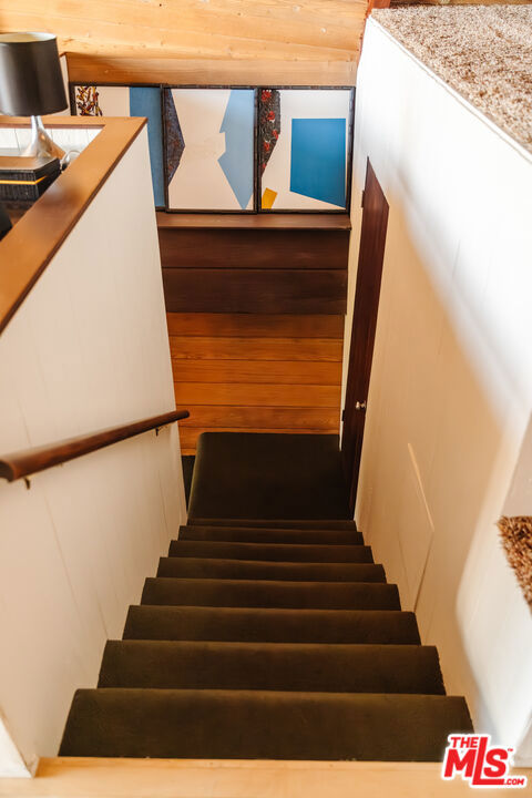 6894 Pacific View Drive, Los Angeles CA: https://media.crmls.org/mediaz/d1253cc6-46ec-4c0e-a742-0b52632a3462.jpg