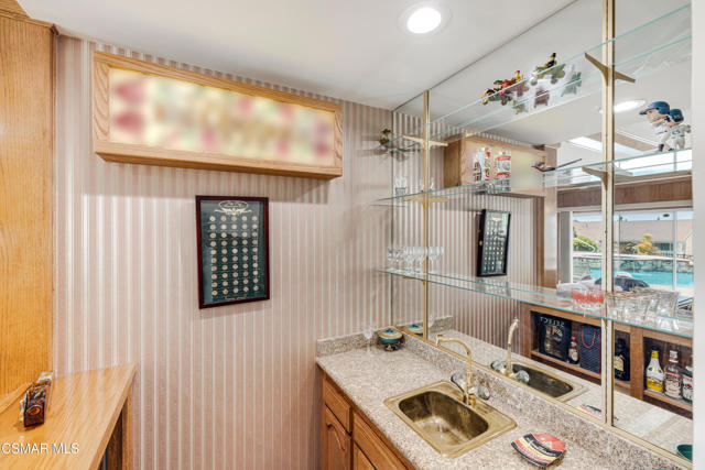 18128 Sandringham Court, Porter Ranch CA: https://media.crmls.org/mediaz/d125a5c9-8bb4-471d-b0e2-7e38b43cb0a8.jpg