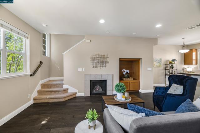 1121 Haven Street, Martinez CA: https://media.crmls.org/mediaz/d125ee6f-c3e7-4ff7-835c-43fb6505bcd8.jpg