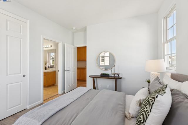 5 Cornelius Sq, Alameda CA: https://media.crmls.org/mediaz/d1271f5f-5db6-4fdf-9fc3-86be883bc7f2.jpg