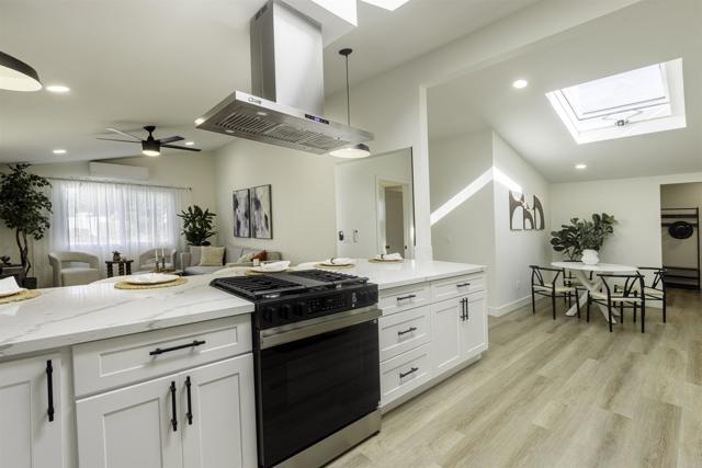 Detail Gallery Image 6 of 26 For 6994 Carthage St, San Diego,  CA 92120 - 4 Beds | 3 Baths