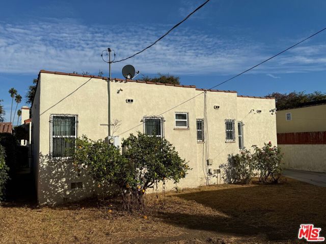 Image 7 of 8 For 3817 Roxton Avenue