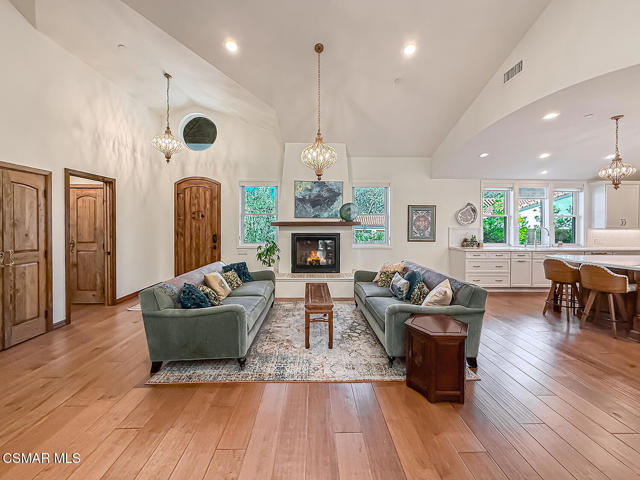 4255 Saddlecrest Lane, Westlake Village CA: https://media.crmls.org/mediaz/d12932c6-c993-40ed-ab00-a0c45adf4155.jpg