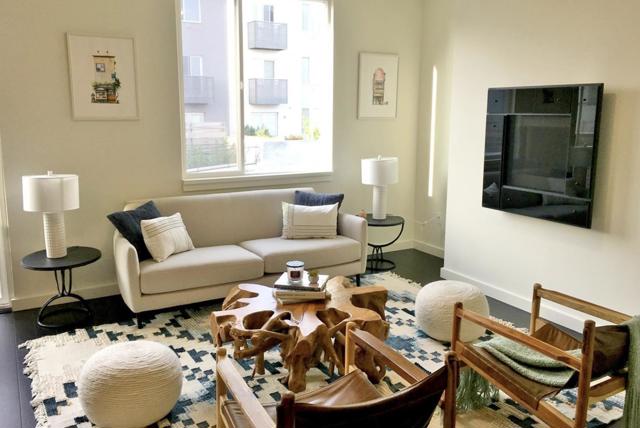 555 Innes Avenue, San Francisco CA: https://media.crmls.org/mediaz/d1296911-50be-46fe-8b9c-6c3b9170247c.jpg