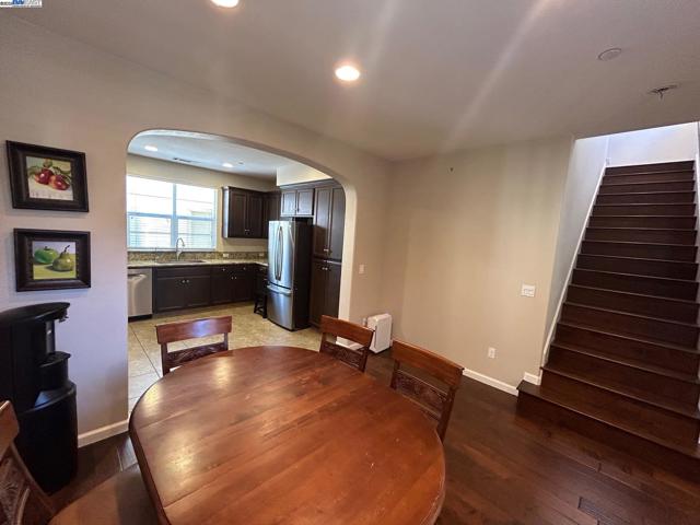 3002 Blackberry Ave, San Ramon CA: https://media.crmls.org/mediaz/d1299ce2-9151-480c-92c1-876dc1f803d6.jpg