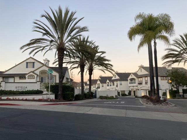 Detail Gallery Image 2 of 30 For 16941 Meadowlark Ridge Rd #1,  Rancho Bernardo (San Diego),  CA 92127 - 2 Beds | 2 Baths