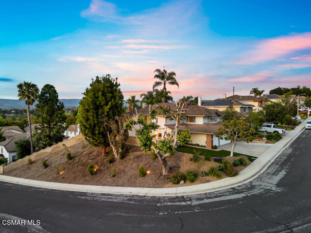 13101 Thomasville Court, Moorpark CA: https://media.crmls.org/mediaz/d129c292-bc78-4f1c-ba89-16016f4cdd25.jpg